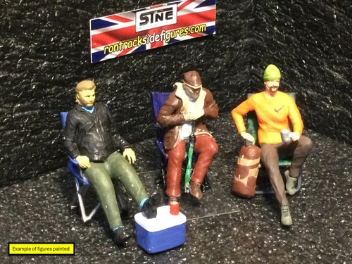 132 sitting figures slot car - sitting,